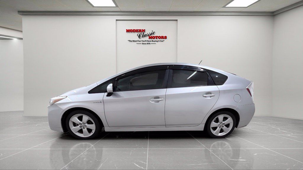 Used 2010 Toyota Prius Five w/ Navigation Pkg FWD image 4