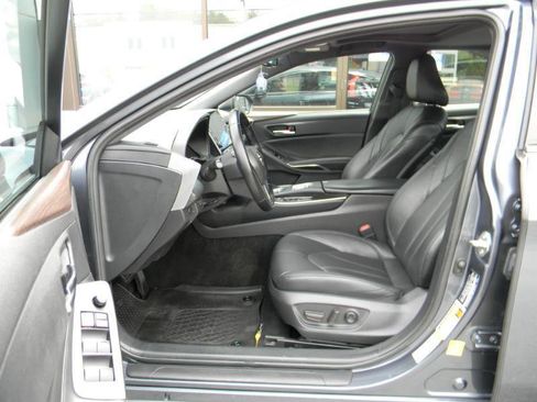 Used 2019 Toyota Avalon XLE w/ Moonroof Package FWD image 11
