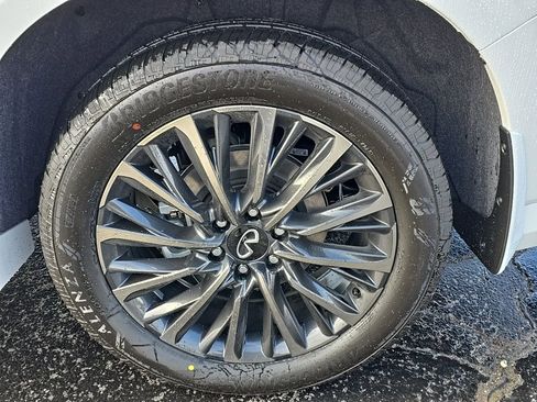 New 2026 INFINITI QX80 Autograph w/ Premium Cargo Package image 9