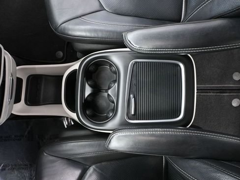 Used 2022 Chrysler Pacifica Touring-L FWD image 33