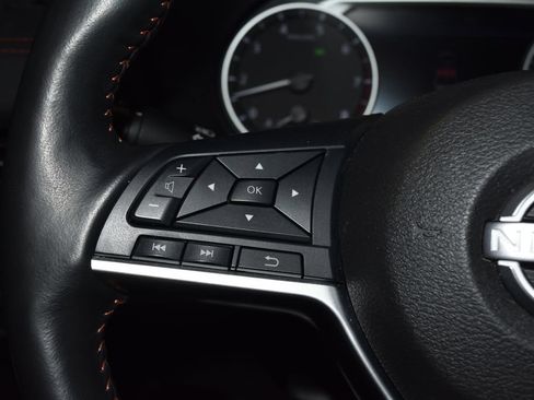 Used 2025 Nissan Sentra SR w/ SR Premium Package FWD image 7