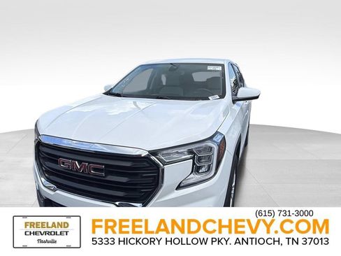 Used 2024 GMC Terrain SLE AWD/4WD image 6