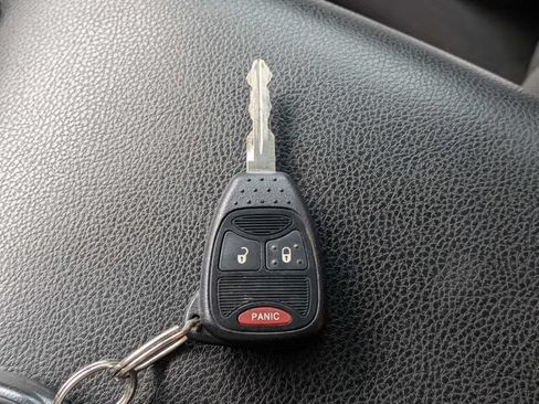 Used 2018 Jeep Wrangler Unlimited Sahara w/ Connectivity Group AWD/4WD image 26