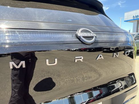 Used 2025 Nissan Murano SV FWD image 29
