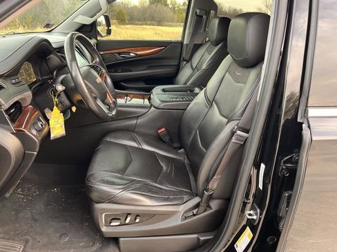 Used 2015 Cadillac Escalade Premium image 21