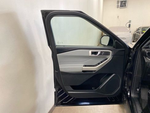 Certified 2022 Ford Explorer XLT w/ Equipment Group 202A image 16