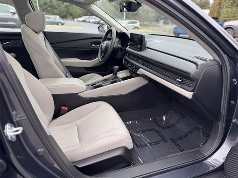 Used 2024 Honda Accord EX image 15