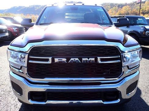 Used 2020 RAM 3500 Tradesman w/ Chrome Appearance Group image 13