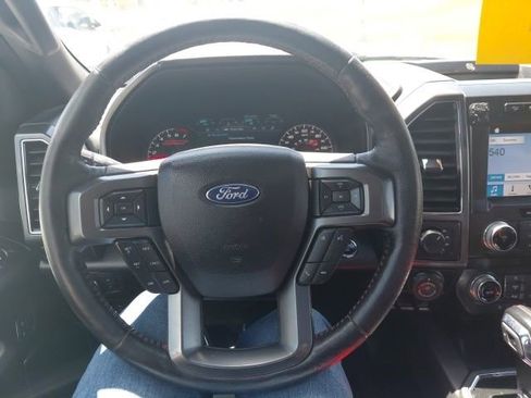 Used 2019 Ford F150 Lariat w/ Equipment Group 502A Luxury AWD/4WD image 17