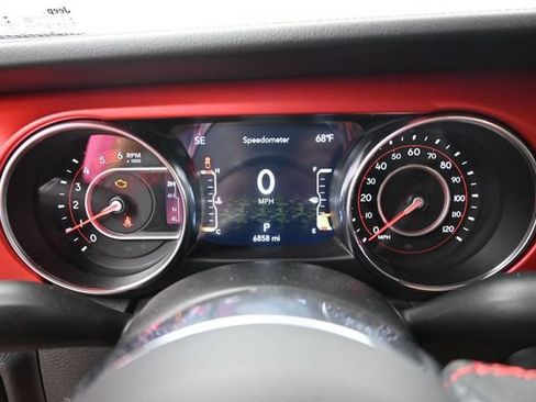 Used 2022 Jeep Gladiator Rubicon w/ LED Lighting Group AWD/4WD image 32