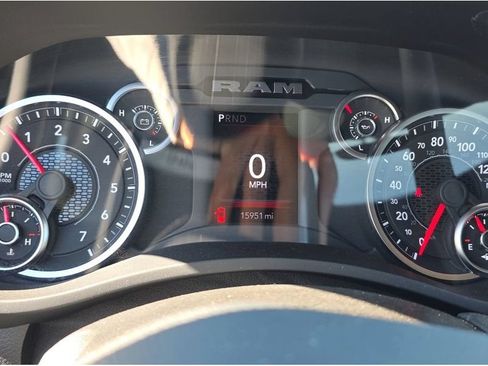 Used 2025 RAM 2500 Big Horn AWD/4WD image 3