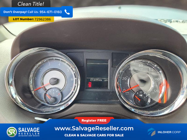 Used 2014 Chrysler Town & Country Touring FWD image 12