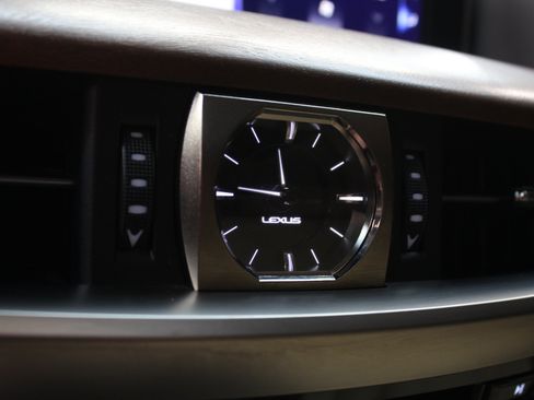 Used 2021 Lexus LX 570 4WD w/ Luxury Package image 62