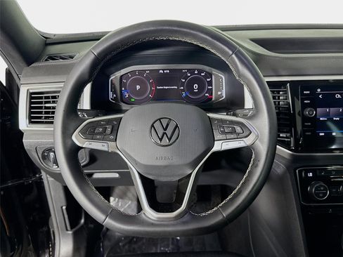 Used 2022 Volkswagen Atlas Cross Sport SE FWD image 13