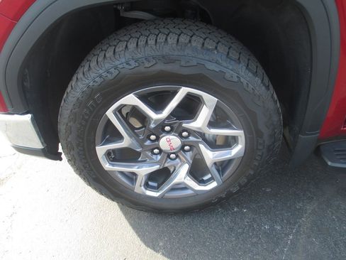 Used 2024 GMC Sierra 1500 SLT w/ SLT Premium Plus Package AWD/4WD image 15