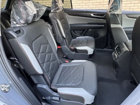 New 2026 Volkswagen Atlas Peak Edition AWD/4WD image 13