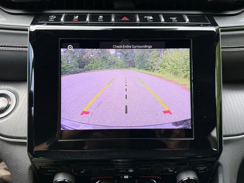 Used 2024 Jeep Grand Cherokee Altitude AWD/4WD image 23