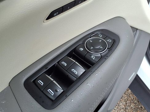 Certified 2024 Cadillac XT5 Premium Luxury w/ LPO, Floor Liner Package AWD/4WD image 16
