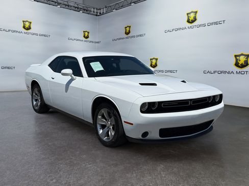 Used 2020 Dodge Challenger SXT RWD image 7