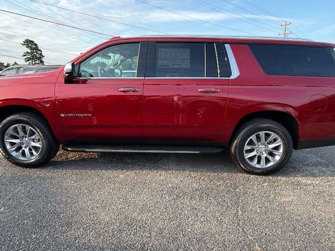 New 2026 Chevrolet Suburban Premier w/ Sun And Tow Package AWD/4WD image 11