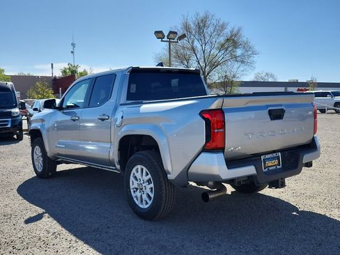 Used 2024 Toyota Tacoma SR5 AWD/4WD image 8