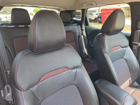 Certified 2025 Nissan Kicks SR FWD image 30