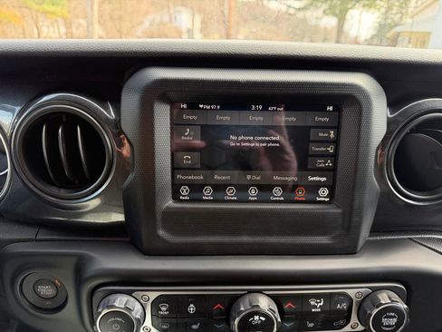 Used 2020 Jeep Wrangler Unlimited Sport image 27