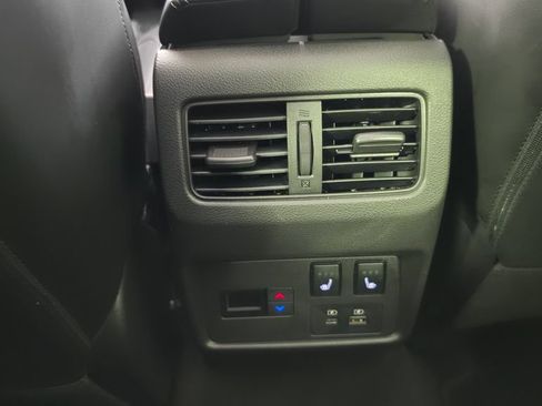 Used 2023 Nissan Rogue Platinum AWD/4WD image 23