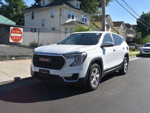 Used 2024 GMC Terrain SLE AWD/4WD image 3