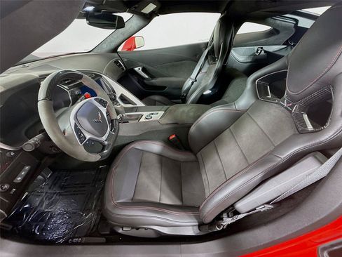 Used 2019 Chevrolet Corvette ZR1 RWD image 2