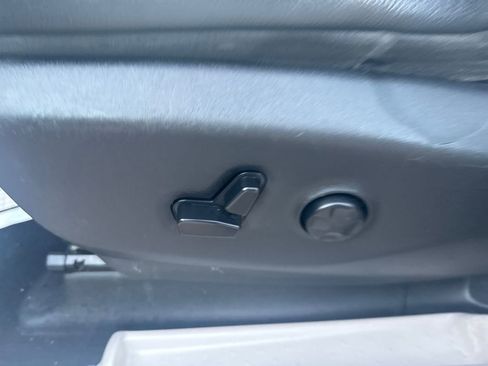 Used 2019 Chrysler Pacifica Touring-L Plus image 21