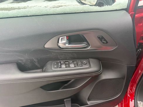 New 2026 Chrysler Pacifica Select image 16