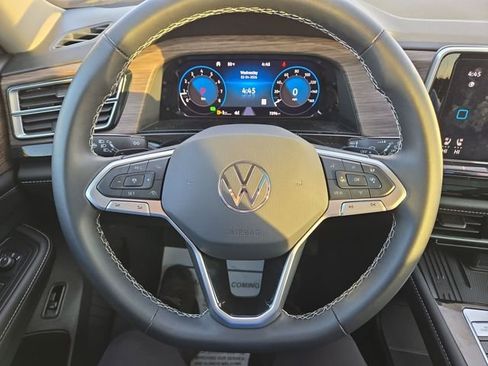 Used 2025 Volkswagen Atlas SEL image 17