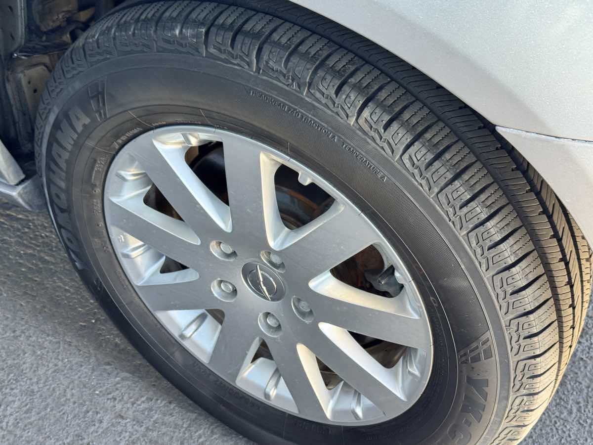 Used 2016 Chrysler Town & Country Touring FWD image 22
