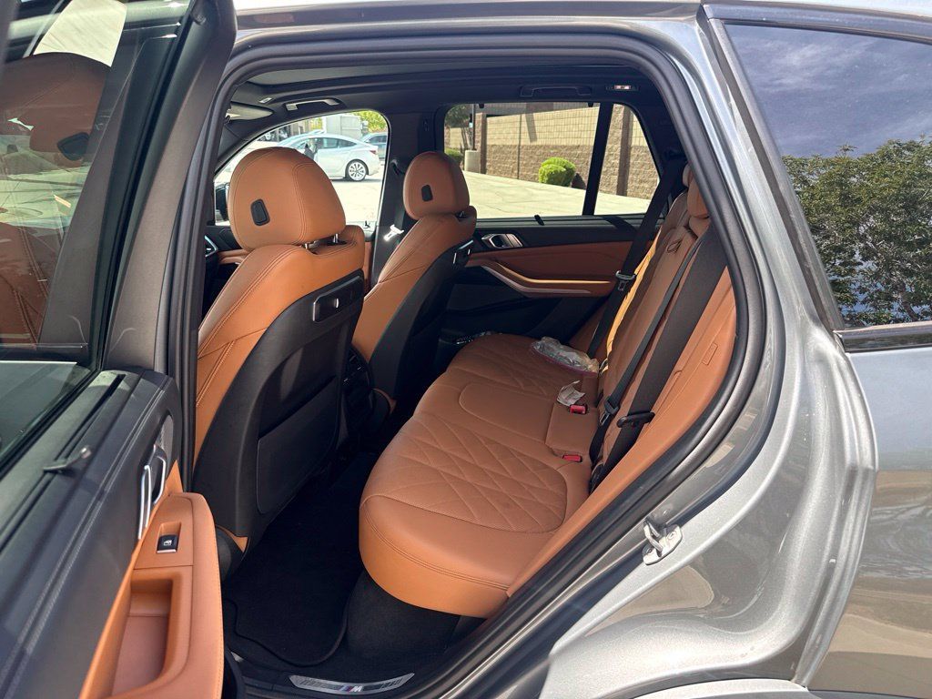 Used 2024 BMW X5 sDrive40i w/ M Sport Package RWD image 7