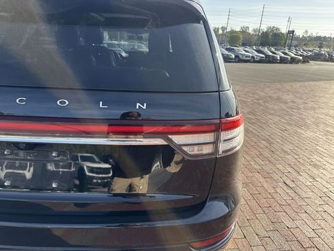 Used 2023 Lincoln Aviator Reserve w/ Equipment Group 201A image 11