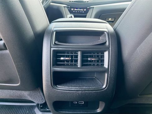 Used 2025 Cadillac XT5 Luxury w/ LPO, Floor Liner Package FWD image 25
