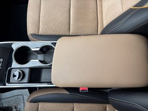 Used 2025 Chevrolet Equinox ACTIV w/ Safety and Technology Package FWD image 31