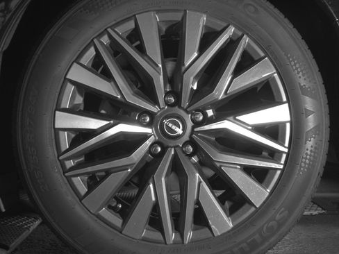 Used 2025 Nissan Altima 2.5 SV FWD image 14