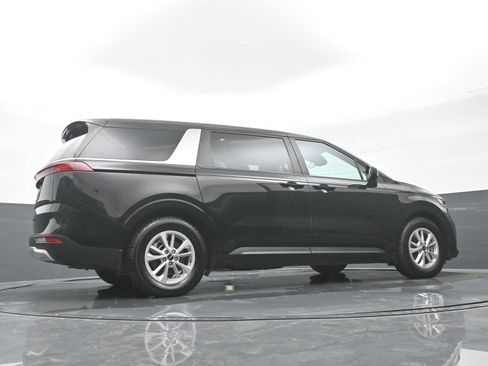 Used 2023 Kia Carnival LX FWD image 41