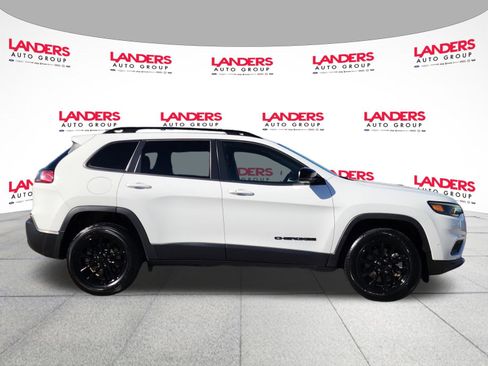 Used 2023 Jeep Cherokee Altitude Lux image 2