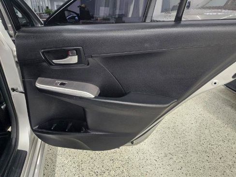 Used 2014 Toyota Camry SE FWD image 27