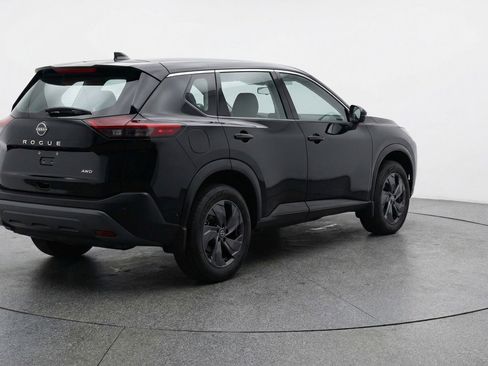 Used 2025 Nissan Rogue SV FWD image 9