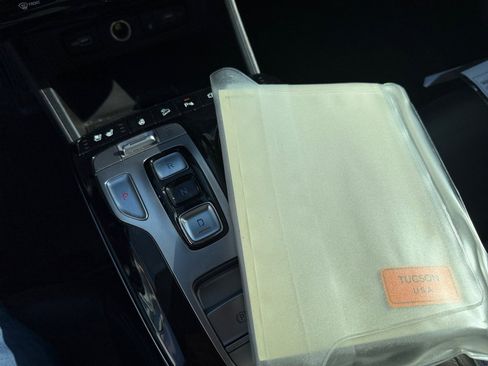 Used 2022 Hyundai Tucson Limited image 38