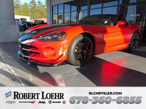 Used 2004 Dodge Viper SRT-10 image 1