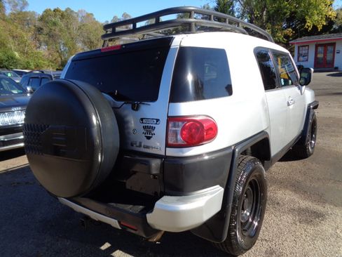 Used 2007 Toyota FJ Cruiser 2WD image 5
