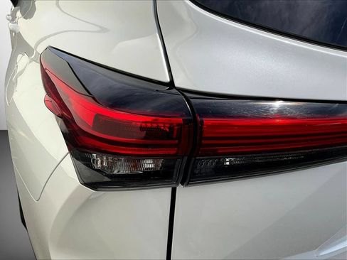 Used 2022 Toyota Highlander XSE AWD/4WD image 25