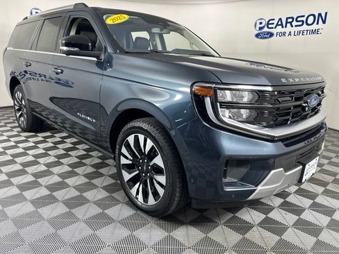 Used 2025 Ford Expedition Max Platinum w/ Driver's Package AWD/4WD image 3
