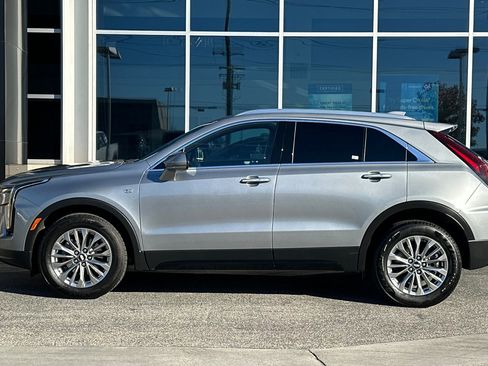Used 2024 Cadillac XT4 Premium Luxury image 7