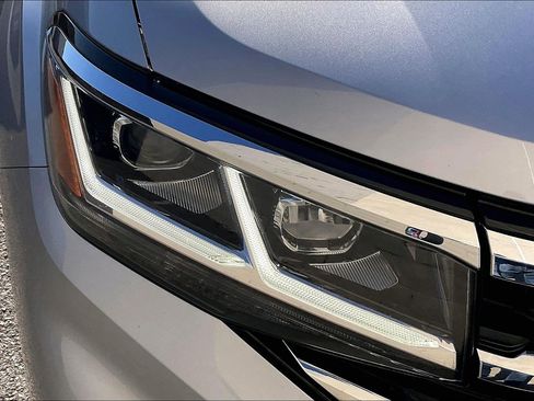 Certified 2022 Volkswagen Atlas SEL Premium image 27